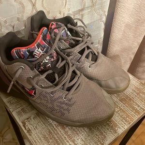 Nike kyrie flytrap 2 grey violet size 5.5 boys. No box gs